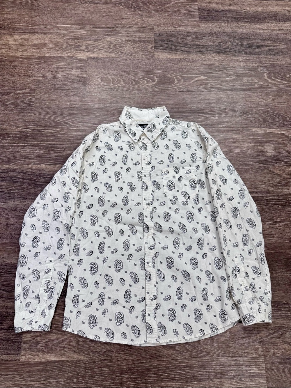 Amongst Friends NYC Paisley Button Up Shirt Men’s Large 100% Cotton Cream
